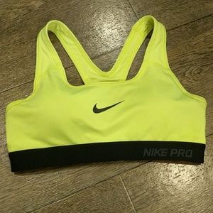 Padded nike pro sports bra